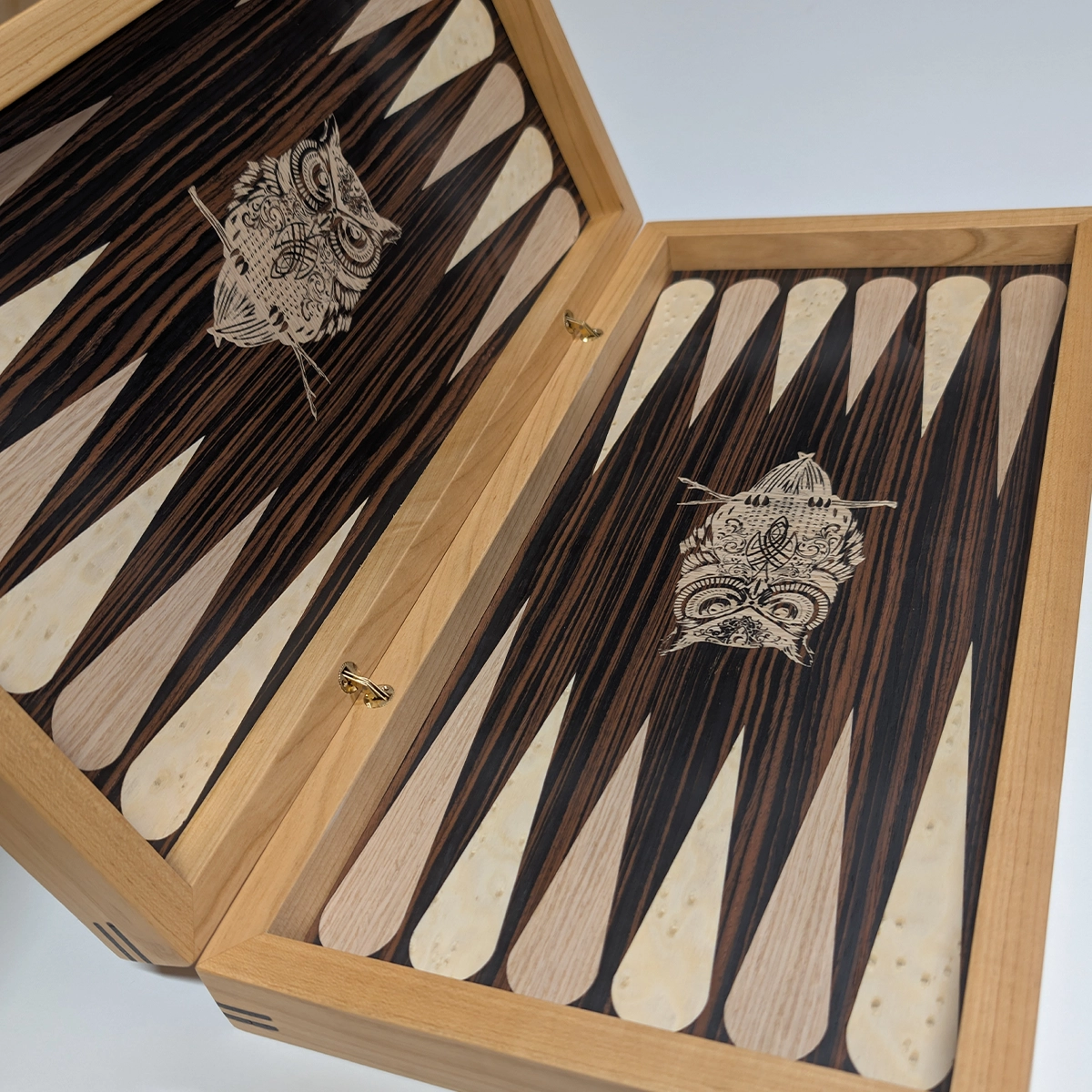backgammon hibou ouvert