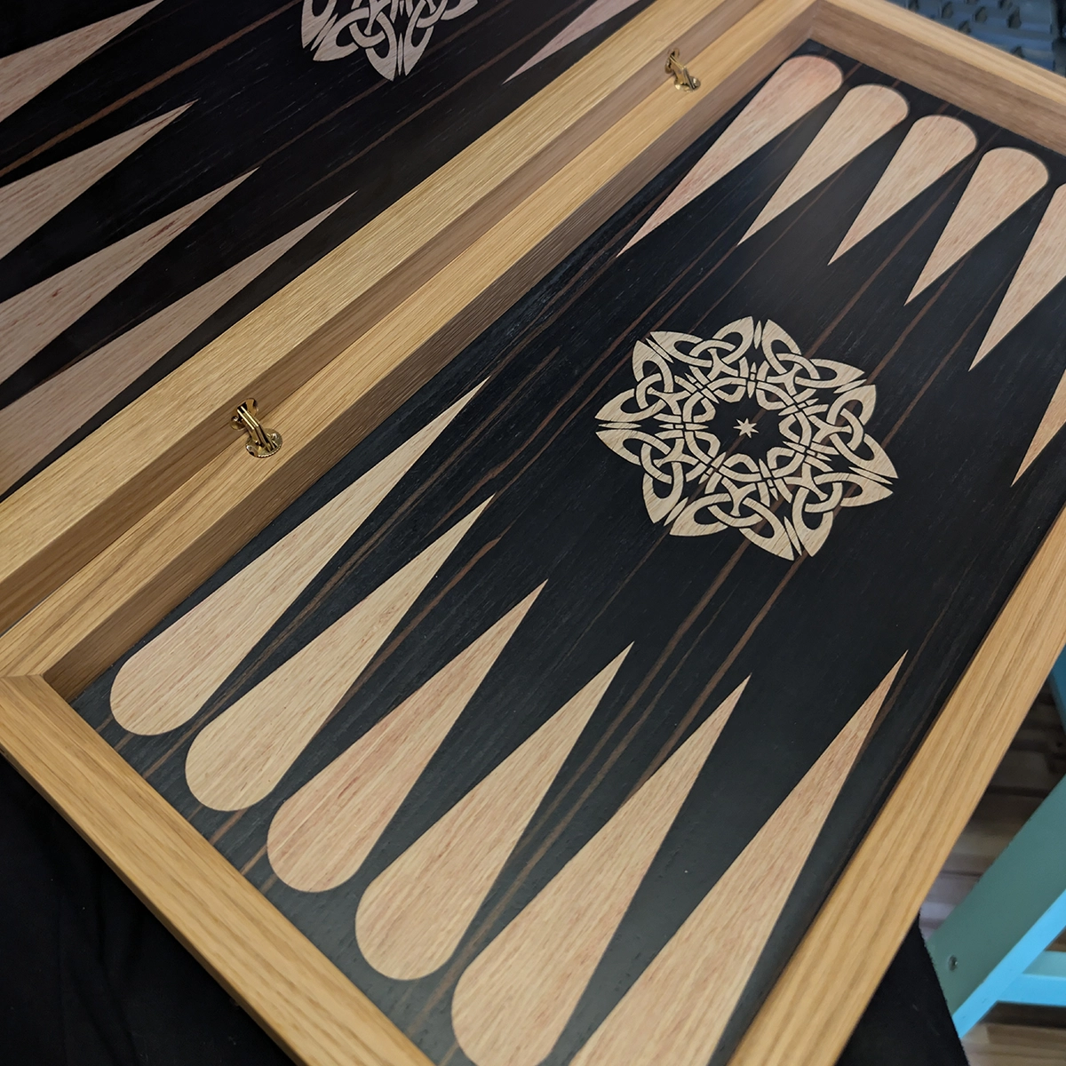 backgammon en bois noir