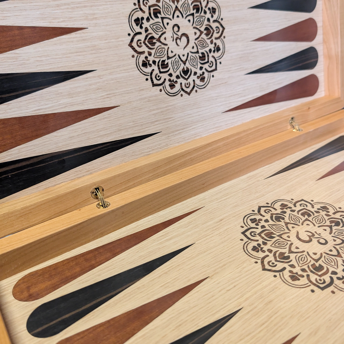 plateau backgammon om